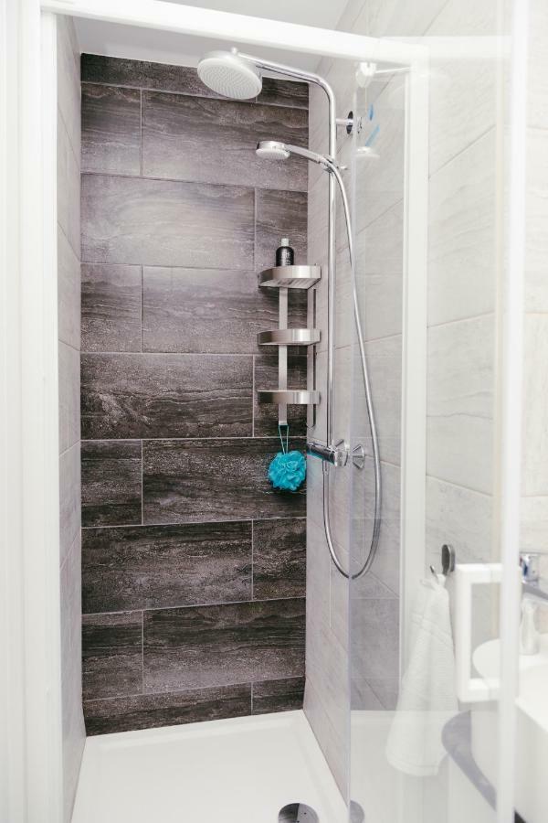 Izu Home Рига Екстериор снимка